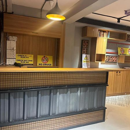 Travotale Hostel And Cowork Koregaonpark 푸네 외부 사진