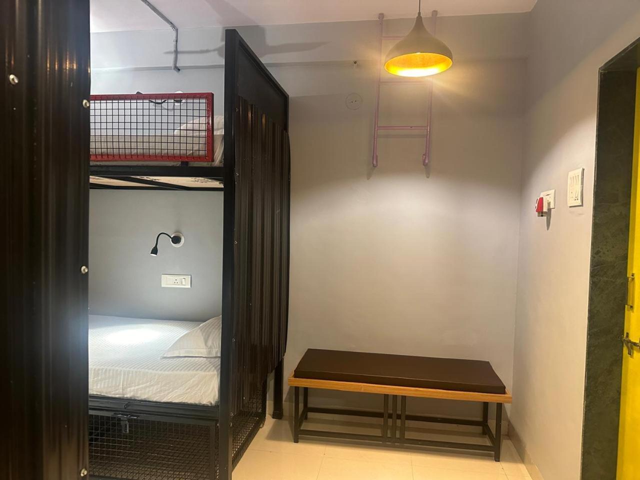 Travotale Hostel And Cowork Koregaonpark 푸네 외부 사진