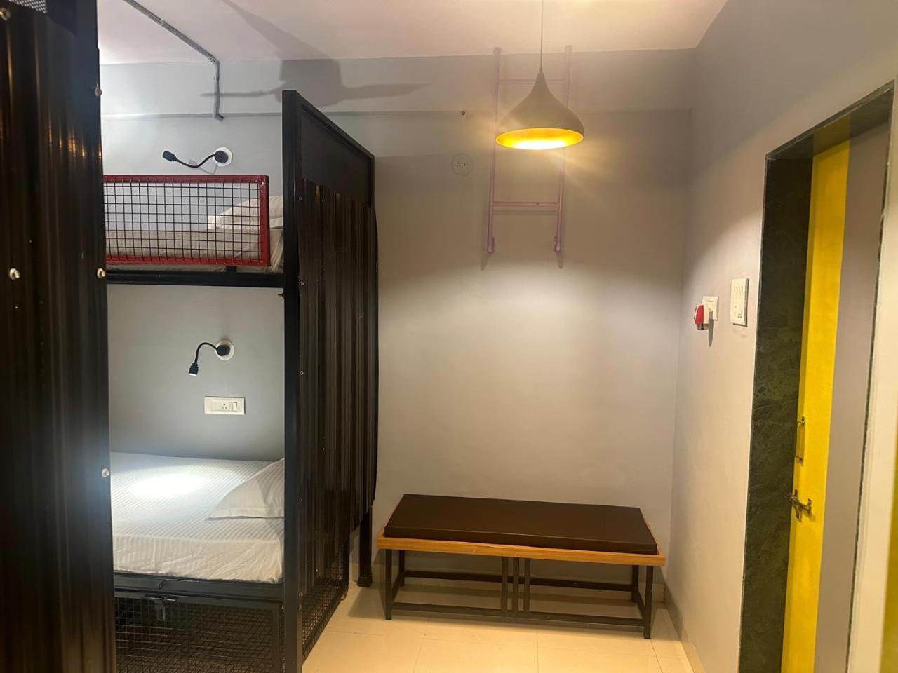 Travotale Hostel And Cowork Koregaonpark 푸네 외부 사진
