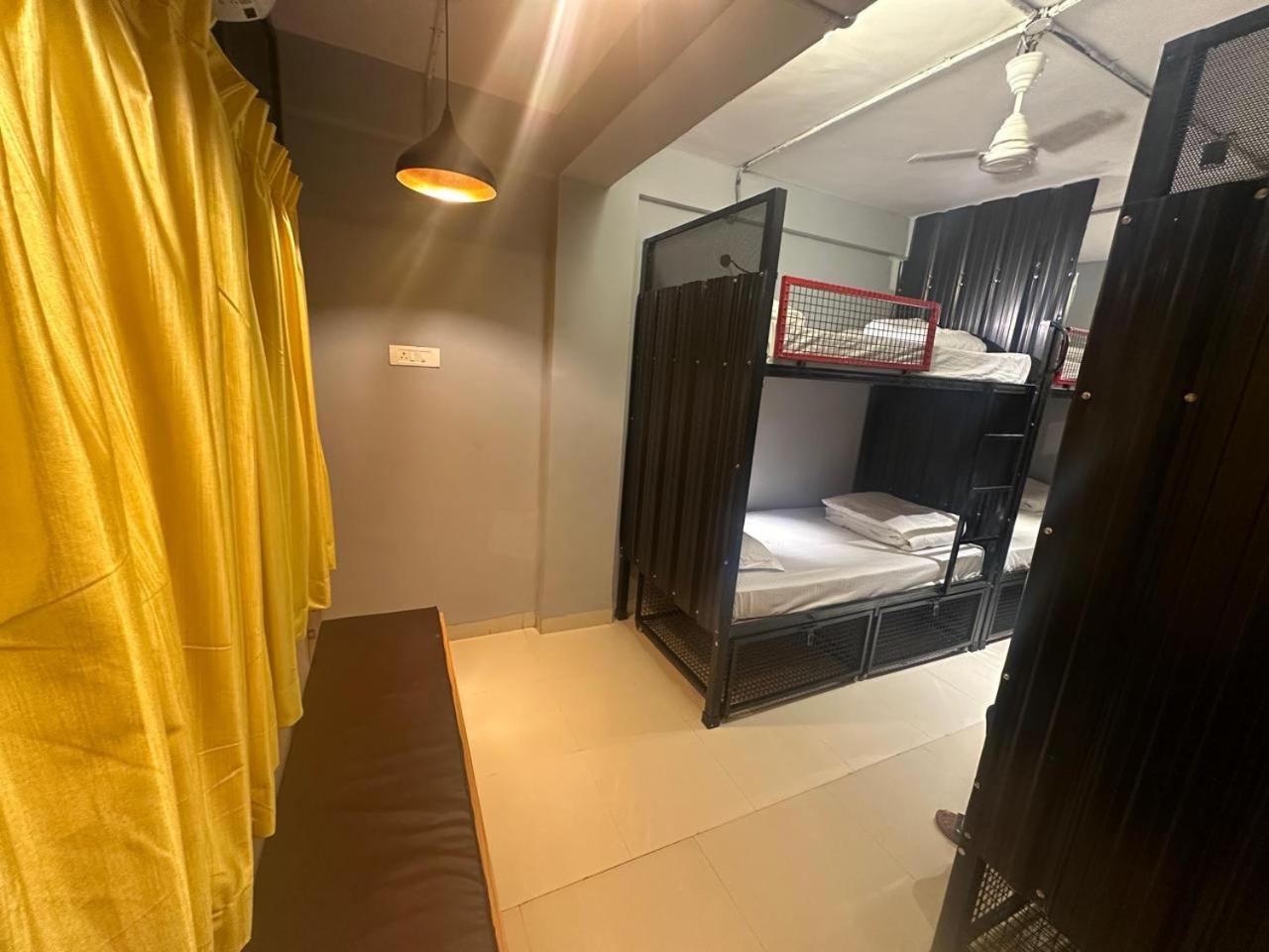 Travotale Hostel And Cowork Koregaonpark 푸네 외부 사진