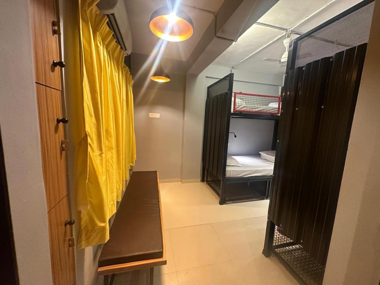 Travotale Hostel And Cowork Koregaonpark 푸네 외부 사진