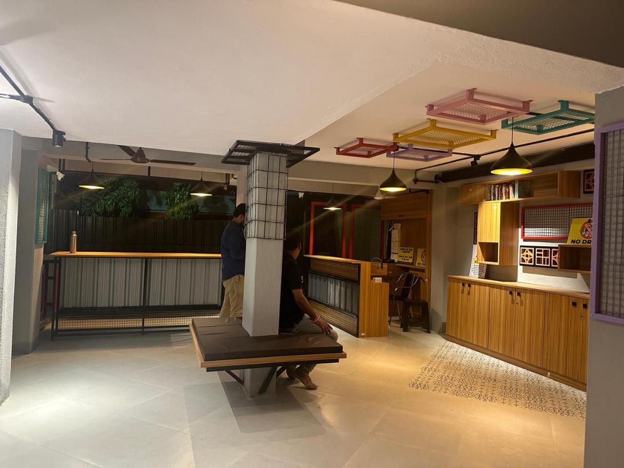 Travotale Hostel And Cowork Koregaonpark 푸네 외부 사진