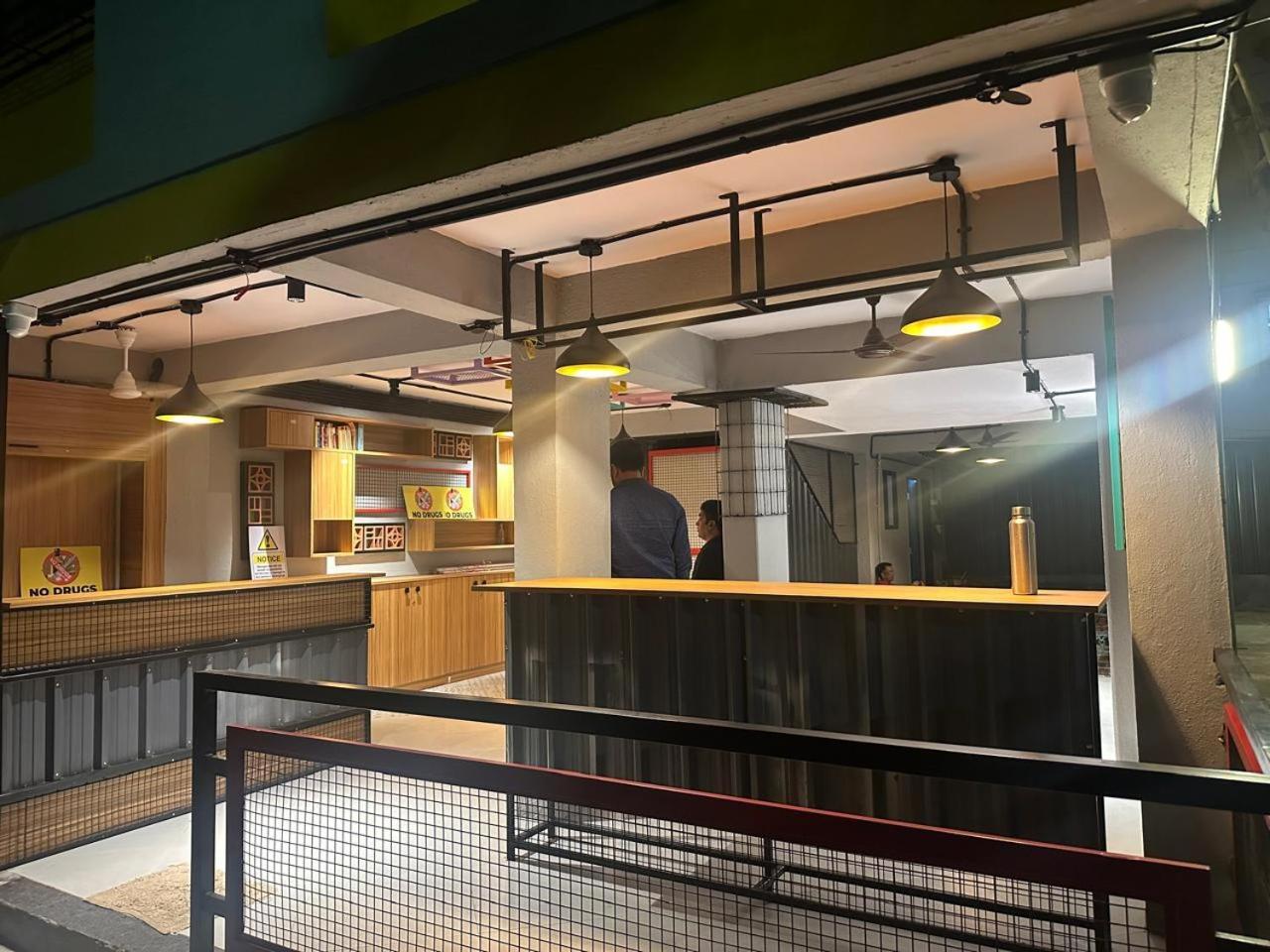 Travotale Hostel And Cowork Koregaonpark 푸네 외부 사진