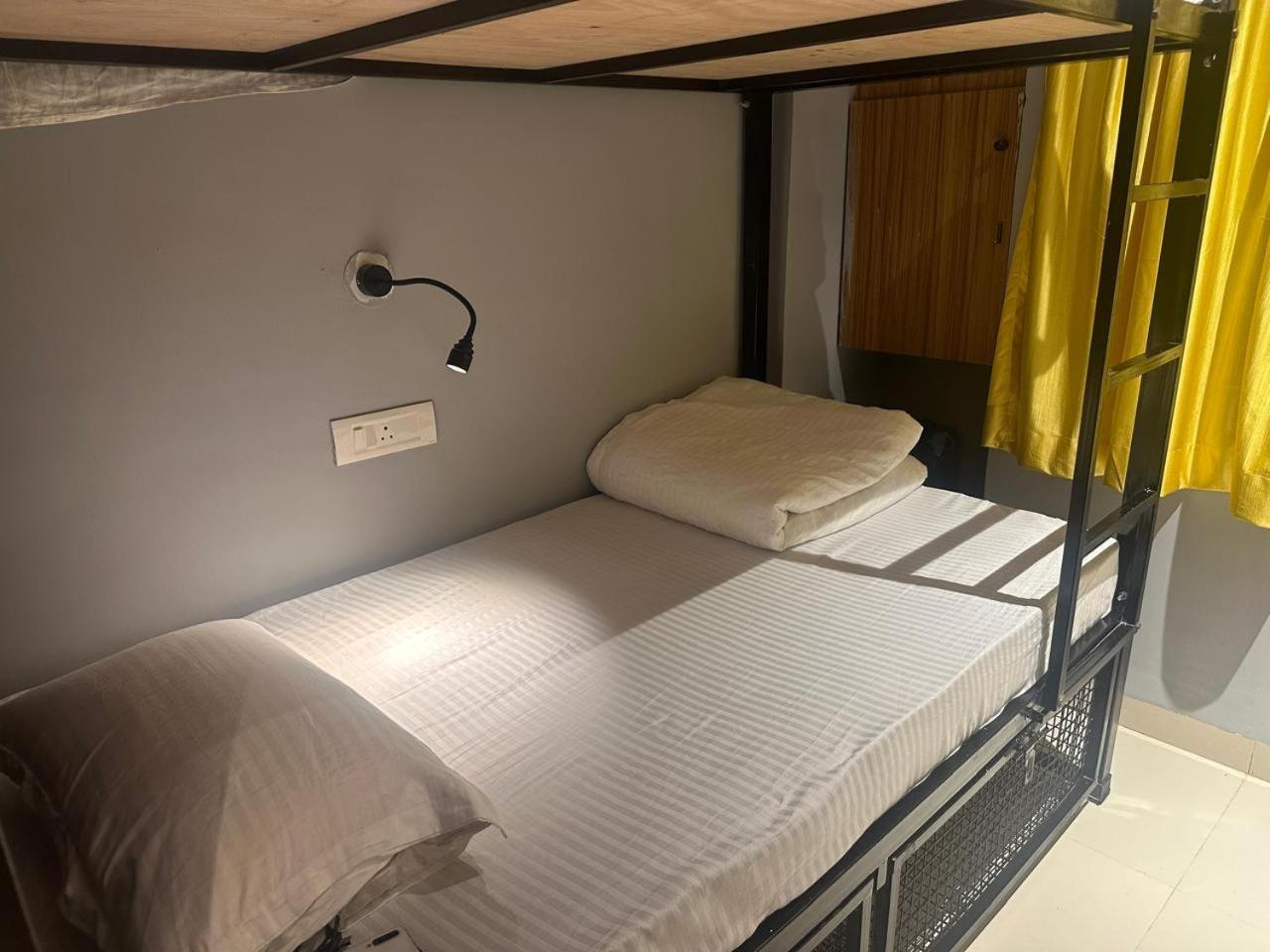 Travotale Hostel And Cowork Koregaonpark 푸네 외부 사진