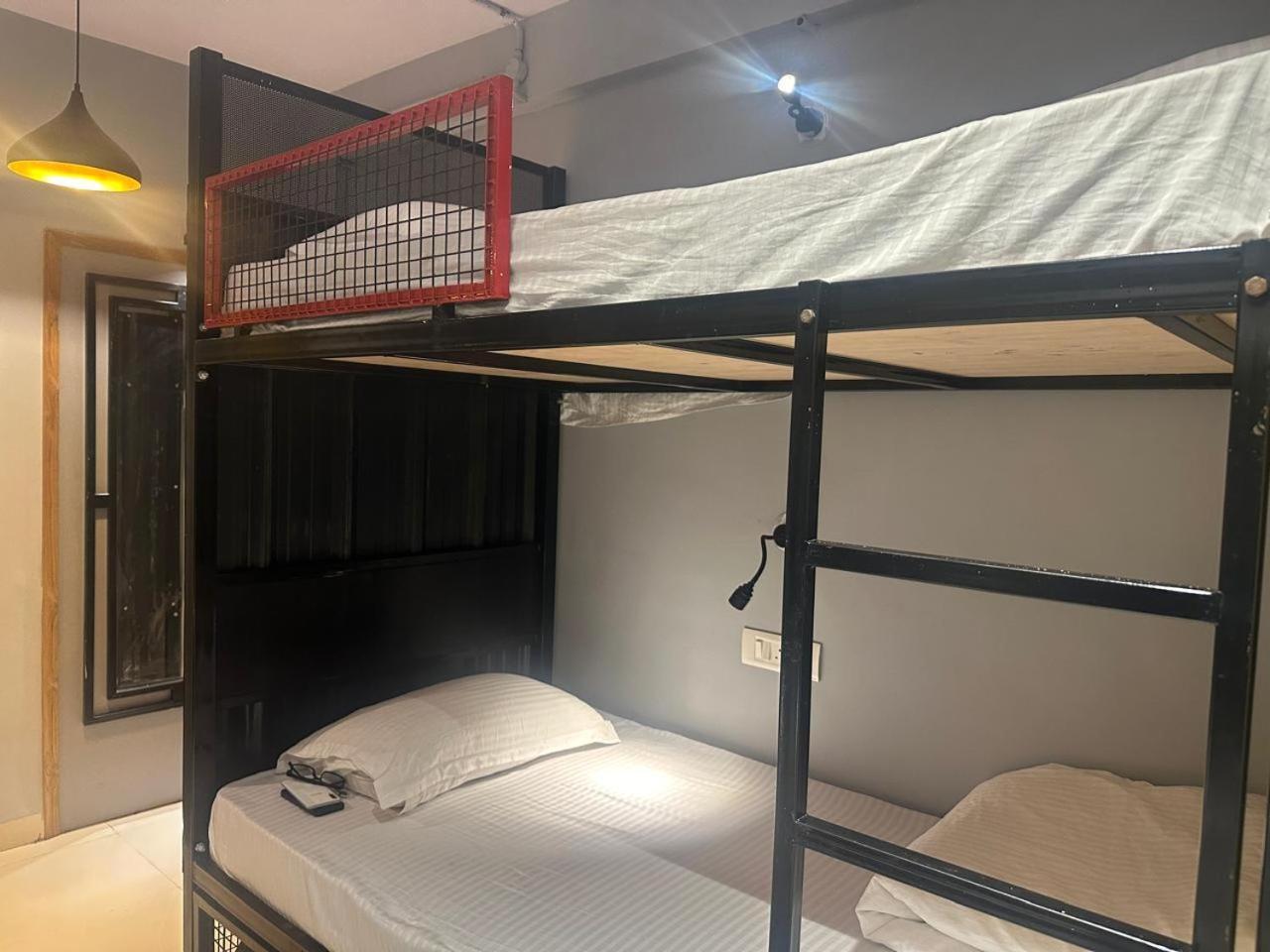 Travotale Hostel And Cowork Koregaonpark 푸네 외부 사진