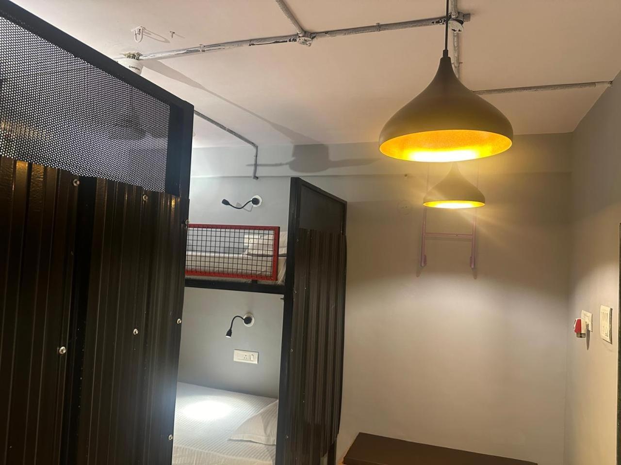 Travotale Hostel And Cowork Koregaonpark 푸네 외부 사진