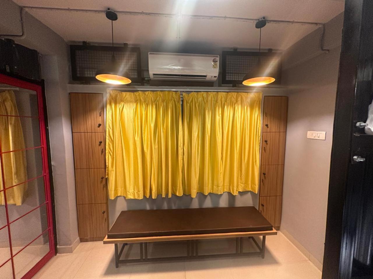 Travotale Hostel And Cowork Koregaonpark 푸네 외부 사진