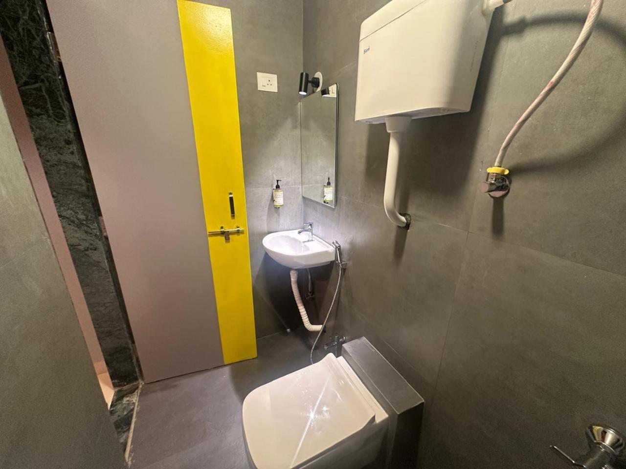 Travotale Hostel And Cowork Koregaonpark 푸네 외부 사진