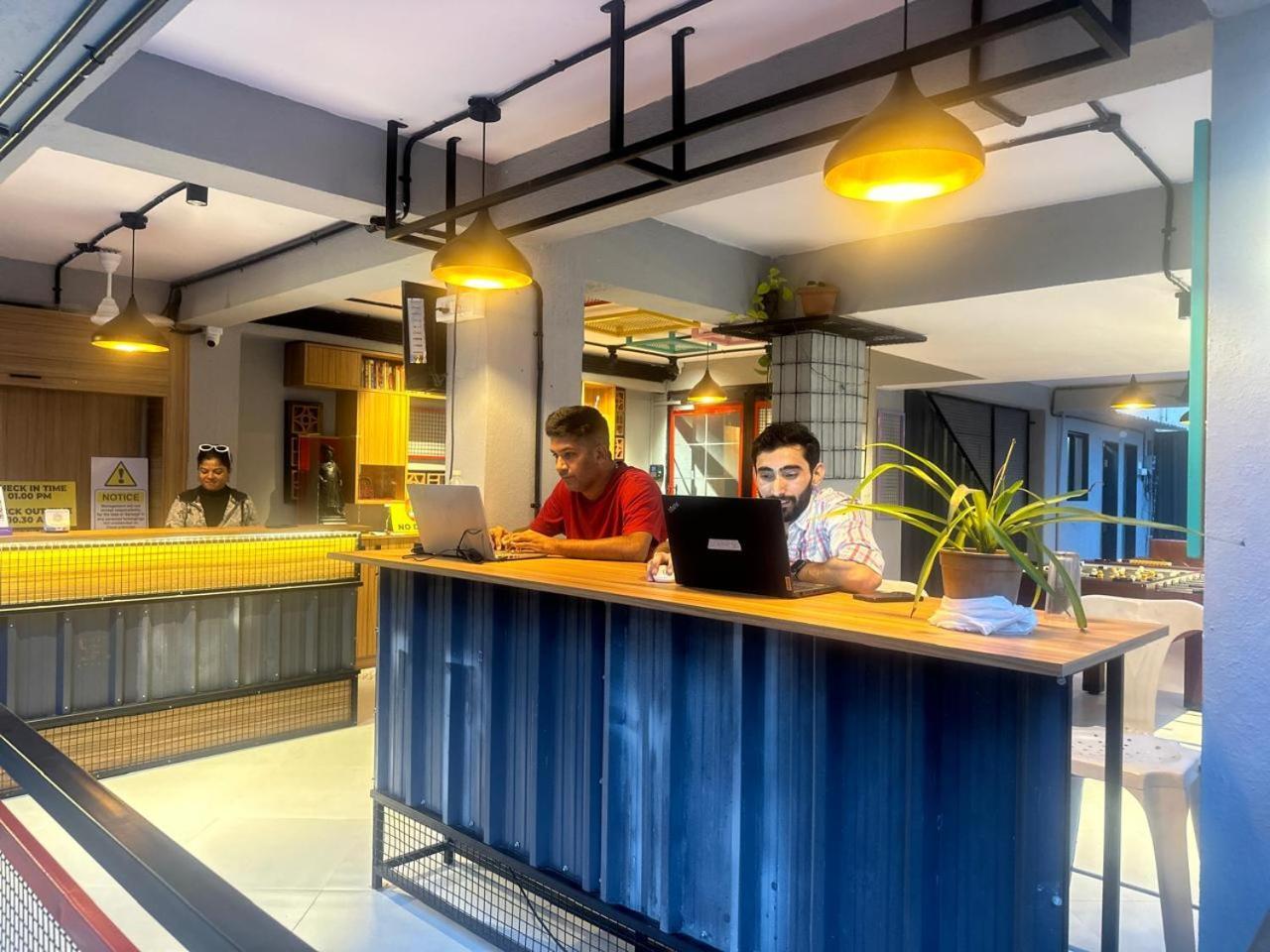 Travotale Hostel And Cowork Koregaonpark 푸네 외부 사진