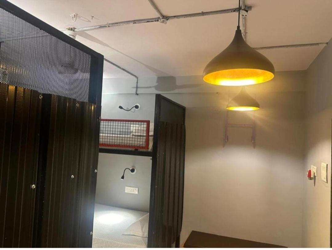 Travotale Hostel And Cowork Koregaonpark 푸네 외부 사진