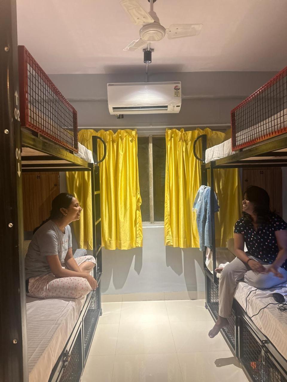 Travotale Hostel And Cowork Koregaonpark 푸네 외부 사진
